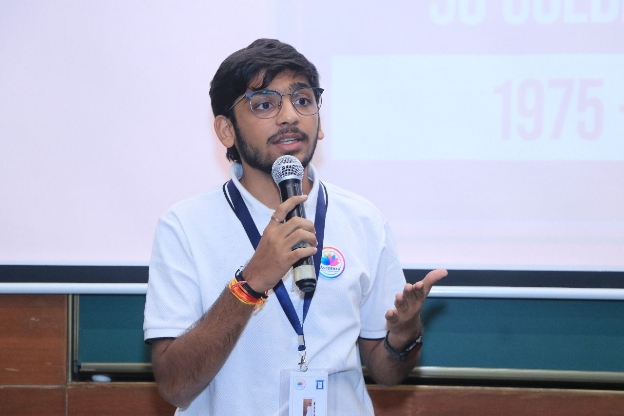 Hosting event with elegant stage decor